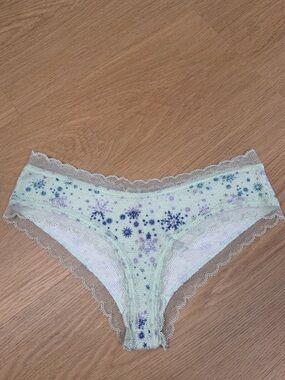 Victoria's Secret Waffle Knit Cheeky Panty S